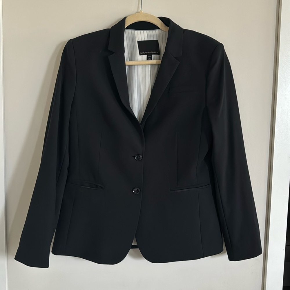 Banana Republic blazer. Black. 10. Petite.